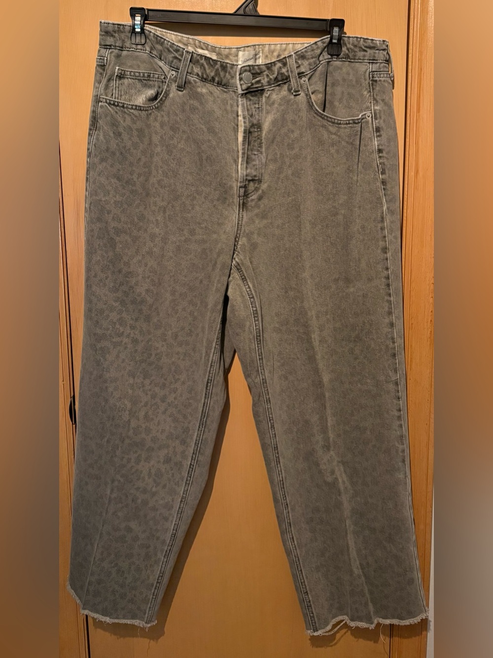 Universal Thread Grey Leopard Print Baggy Jeans Button Fly Size 17